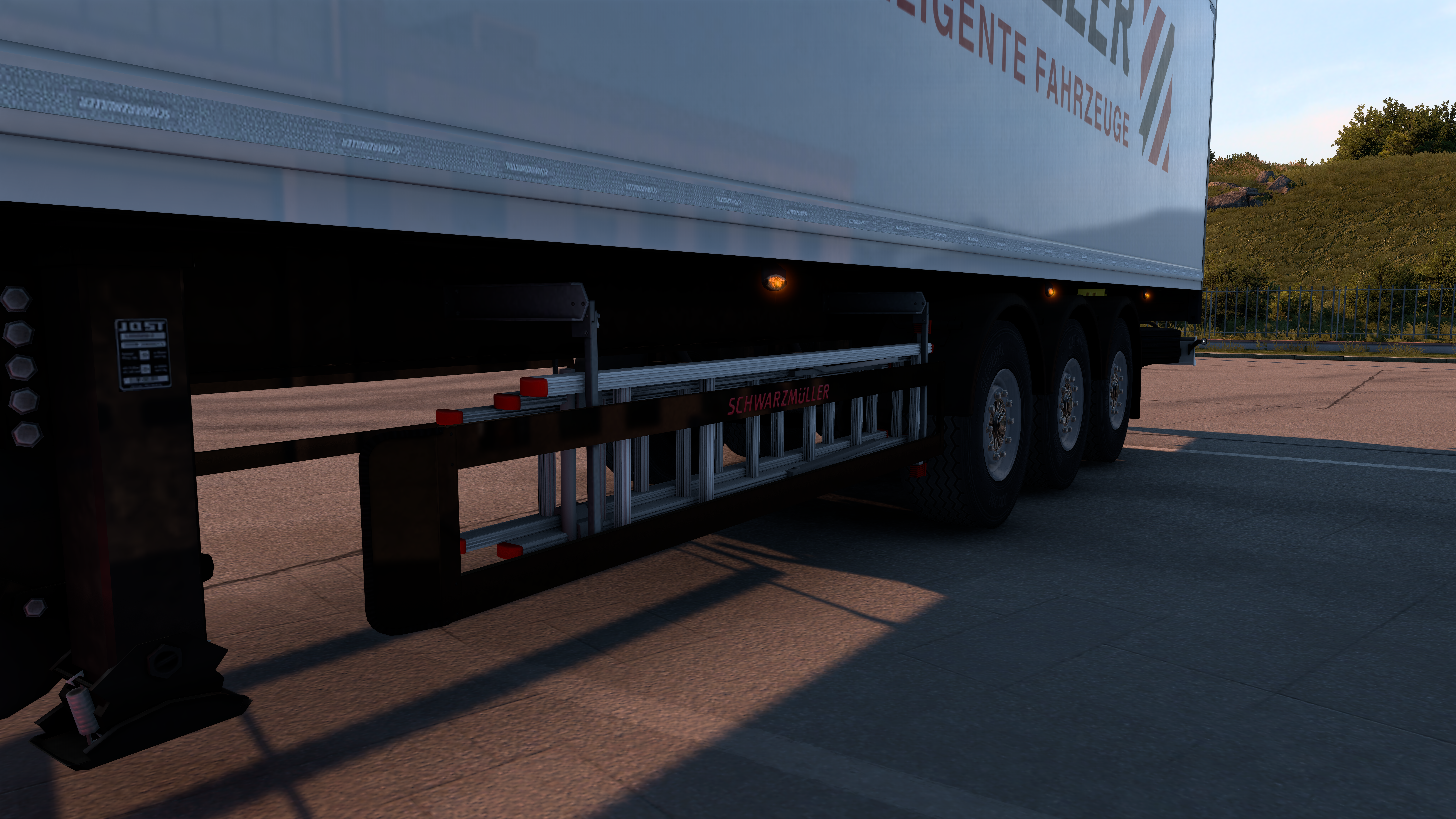 **Name: **  Ladder behind Siderail