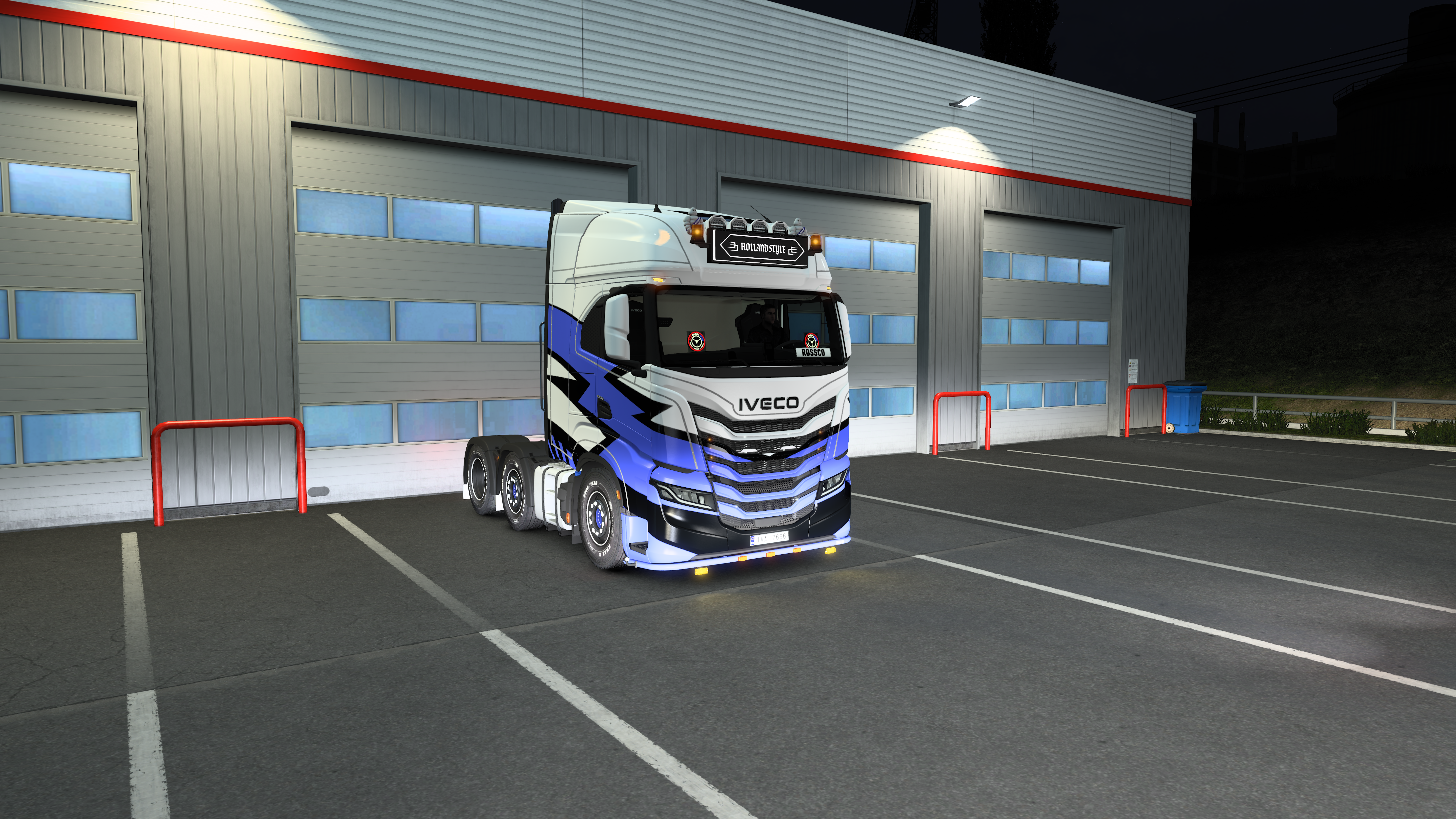 Iveco S-Way White and blue